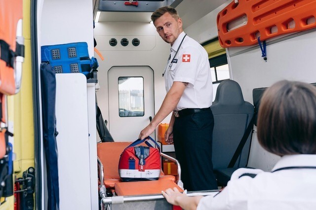Ambulance medewerker