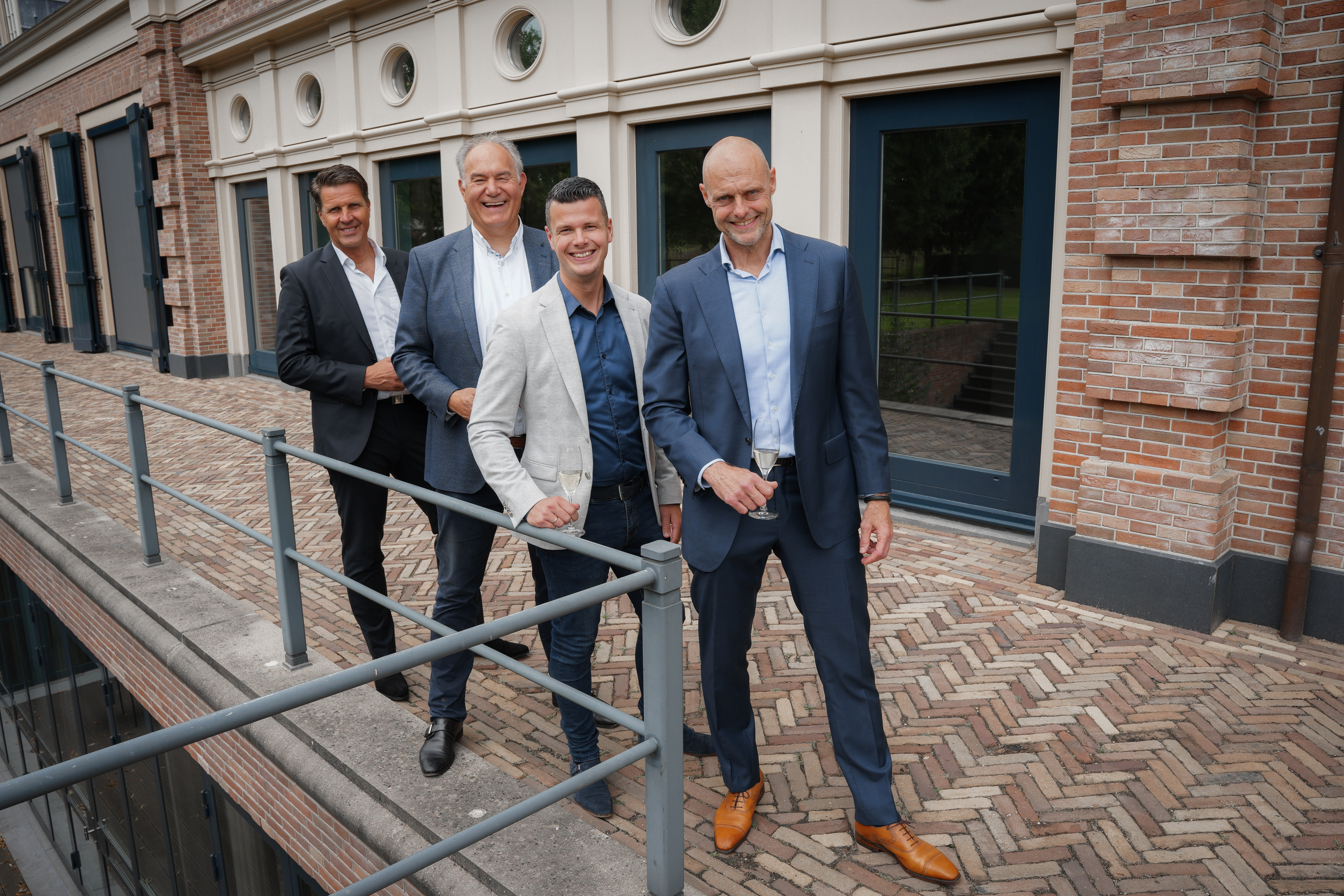 V l n r Tijmen Beekhuis Ralph van Helden Bas van Loo Wim van Deuveren